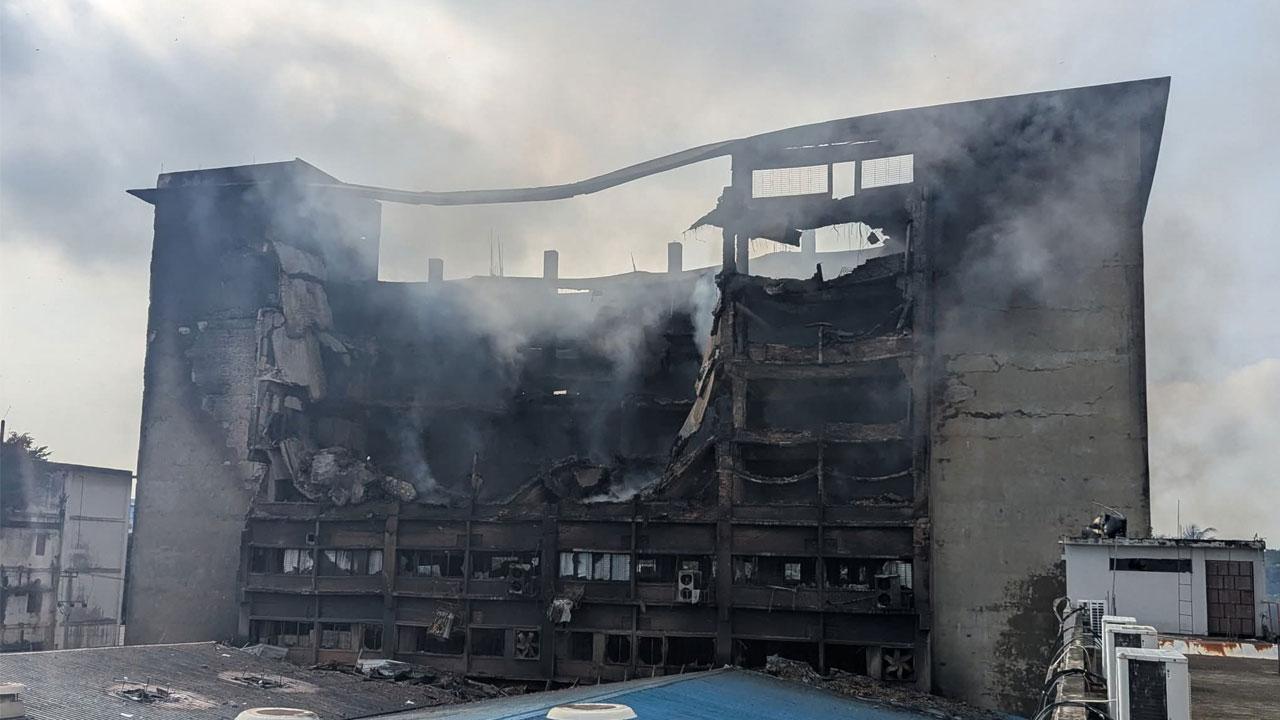 অবশেষে স্বস্তি! ১৭ ঘণ্টার চেষ্টায় নিয়ন্ত্রণে চট্টগ্রামের ইপিজেডের ভয়াবহ আগুন