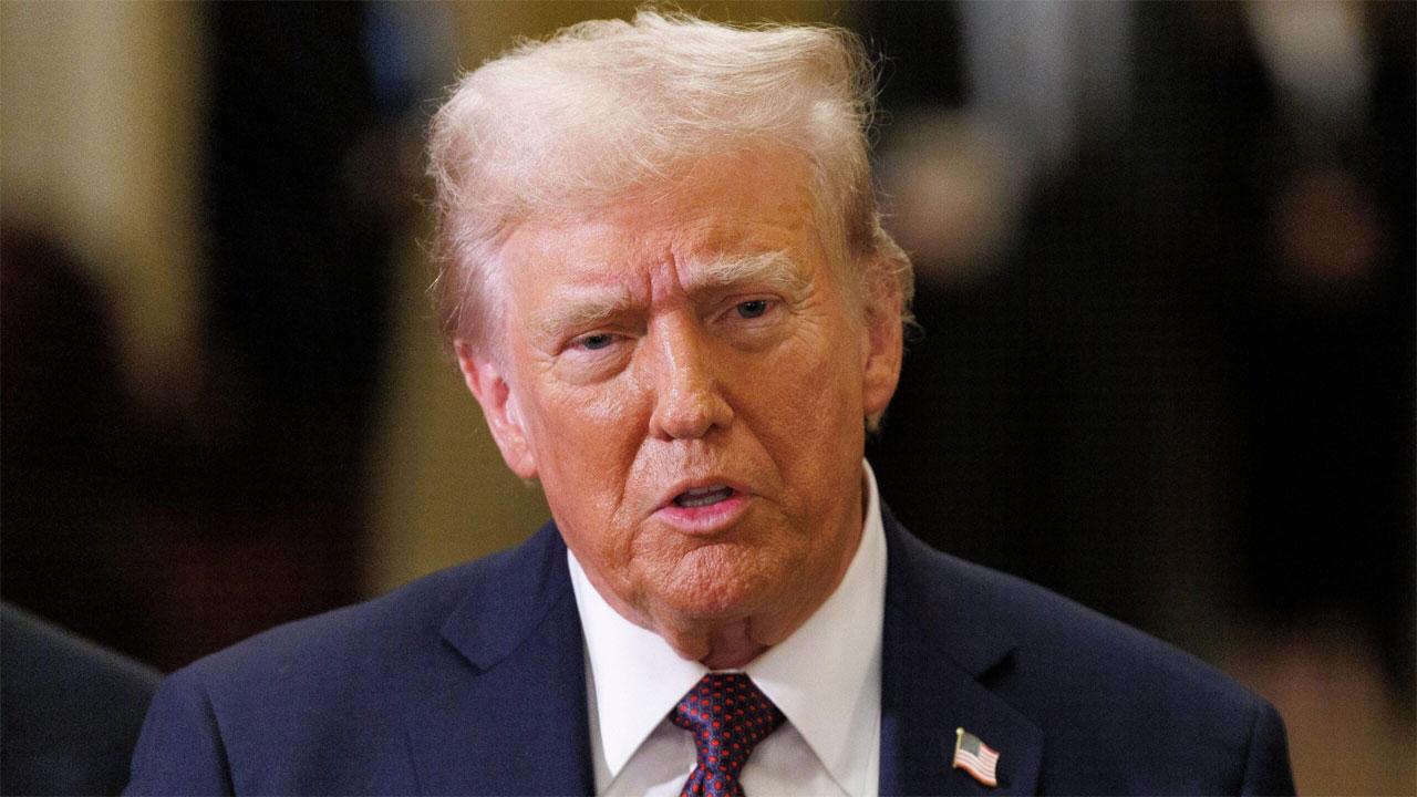 ইরানের দিকে যাচ্ছে যুক্তরাষ্ট্রের দ্বিতীয় নৌবহর, আলোচনার আহ্বান ট্রাম্পের