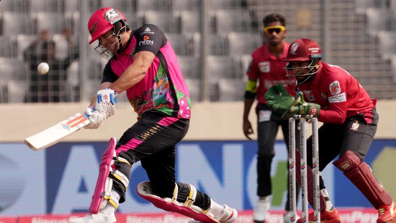 বিপিএলের দল পেতে আবেদন শেষ আজ, নতুন-পুরনো কারা থাকছেন?