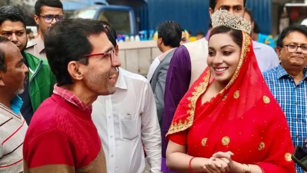 ঢাকা-৮ আসনে ট্রাক প্রতীকে মেঘনা আলম, শহীদ ওসমান হাদিকে স্মরণ করে প্রচারণা