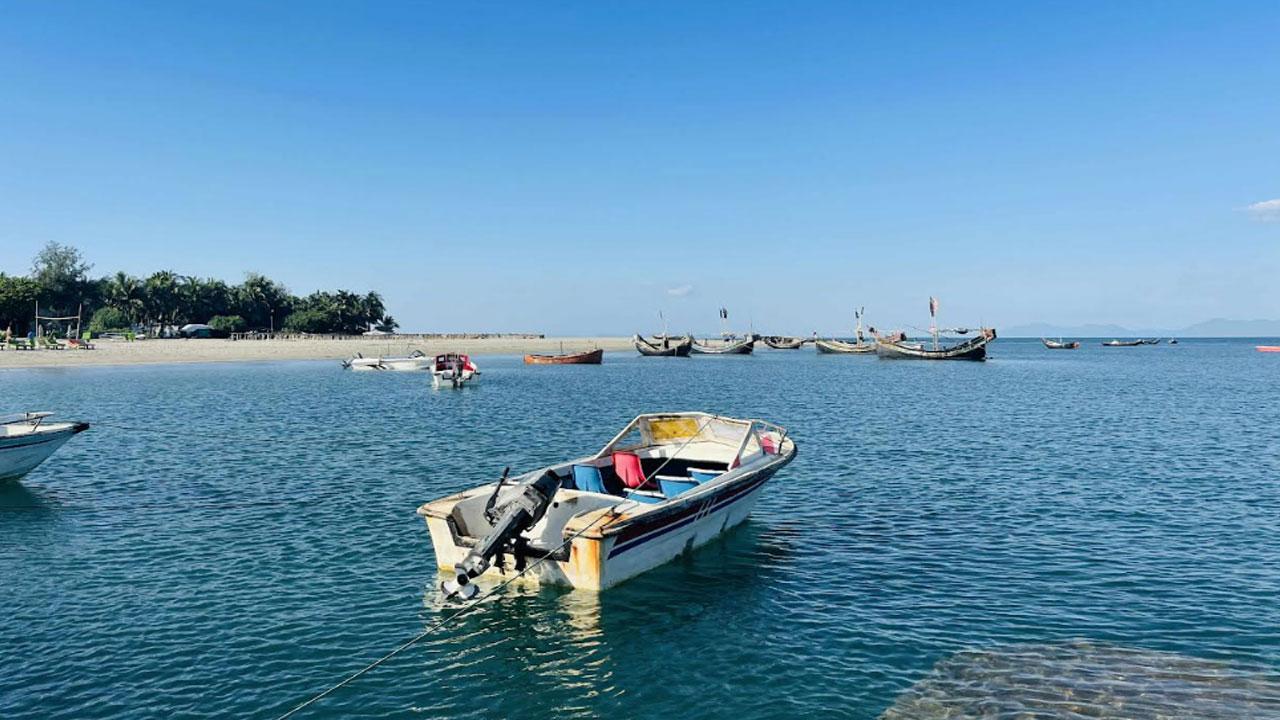 সোমবার থেকে সেন্টমার্টিনে চলবে পর্যটকবাহী জাহাজ, থাকছে রাত্রিযাপনের সুযোগ