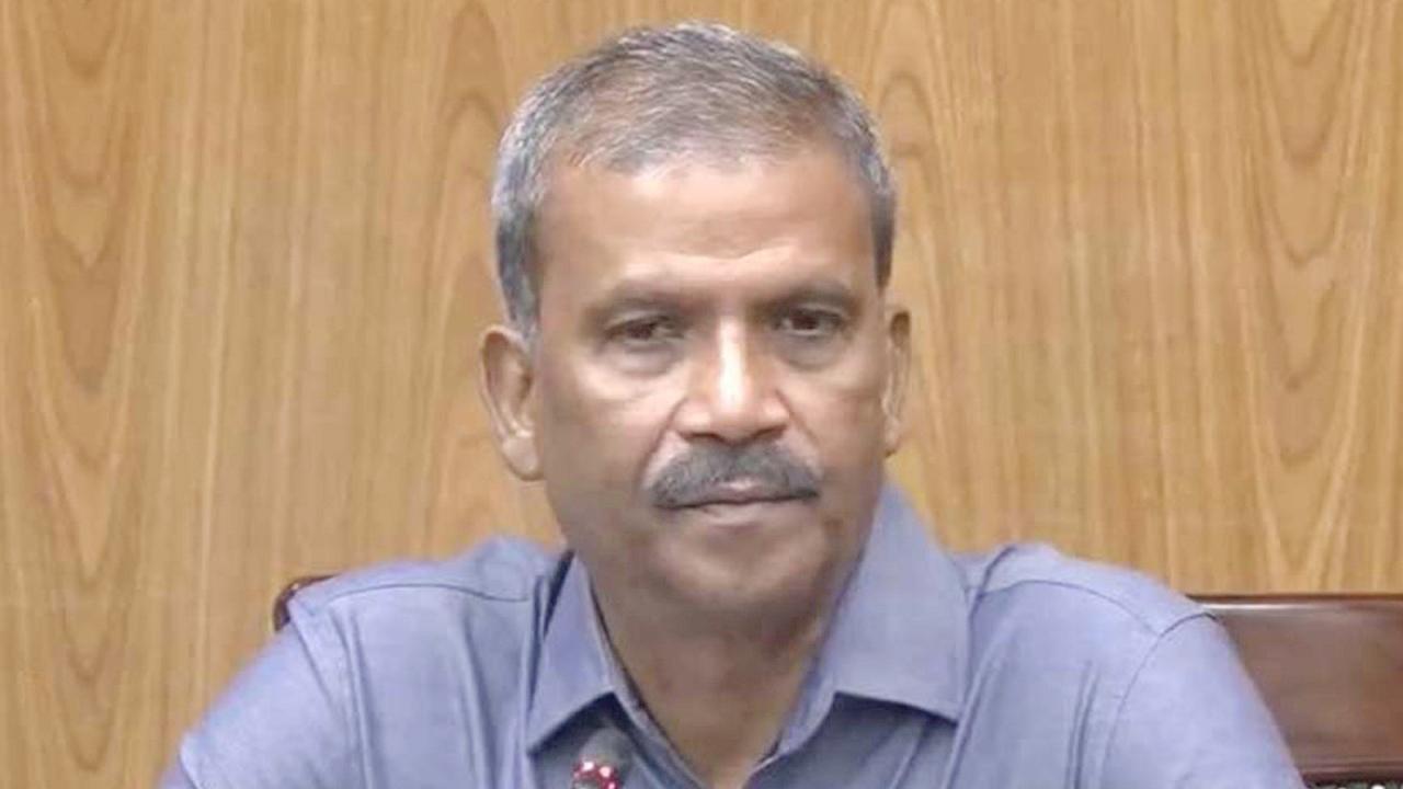 খালেদা জিয়াকে দেখতে হাসপাতালে গেলেন আইন উপদেষ্টা