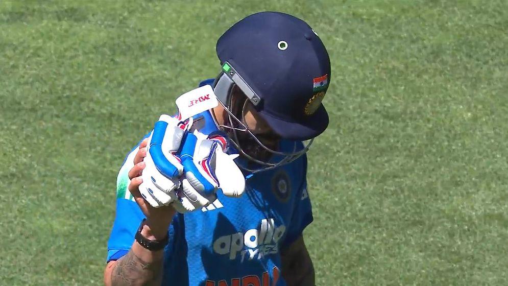 ডাক মেরেও দর্শকদের অভিবাদন, জবাবে হাত তুলে কী বোঝালেন ভিরাট?